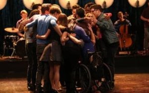 Glee 6. Sezon 6. Bölüm İzle – Türkçe Dublaj İzle